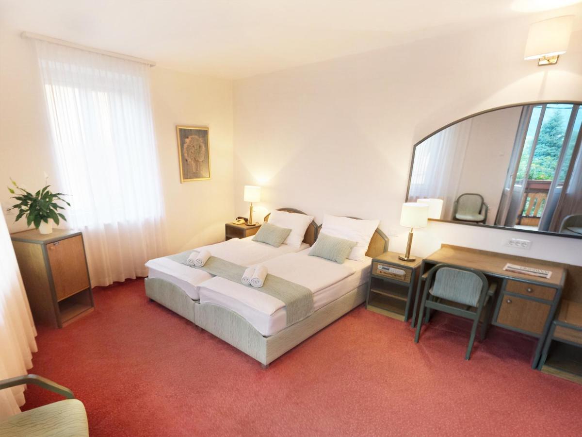 Hotel Lucija โมสต์ นา โซชิ ภายนอก รูปภาพ