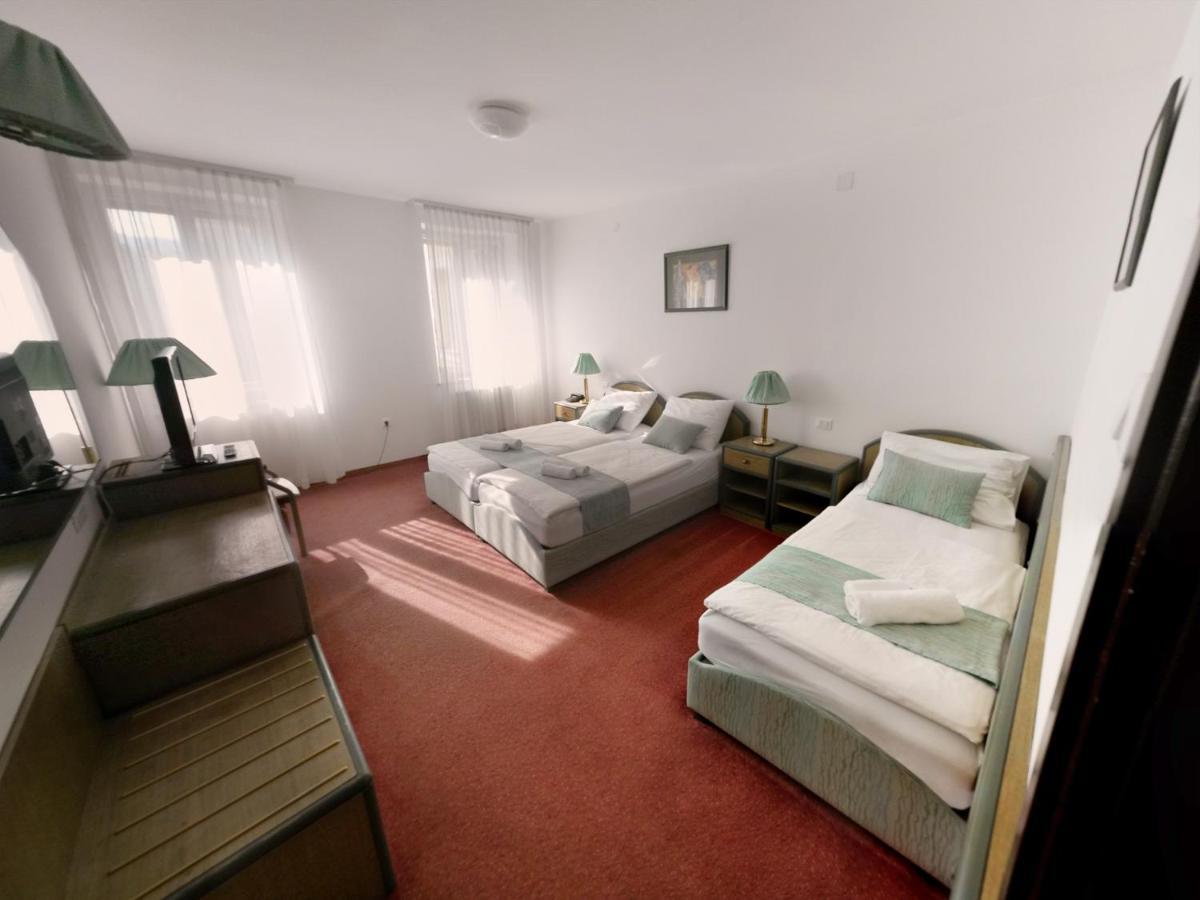 Hotel Lucija โมสต์ นา โซชิ ภายนอก รูปภาพ
