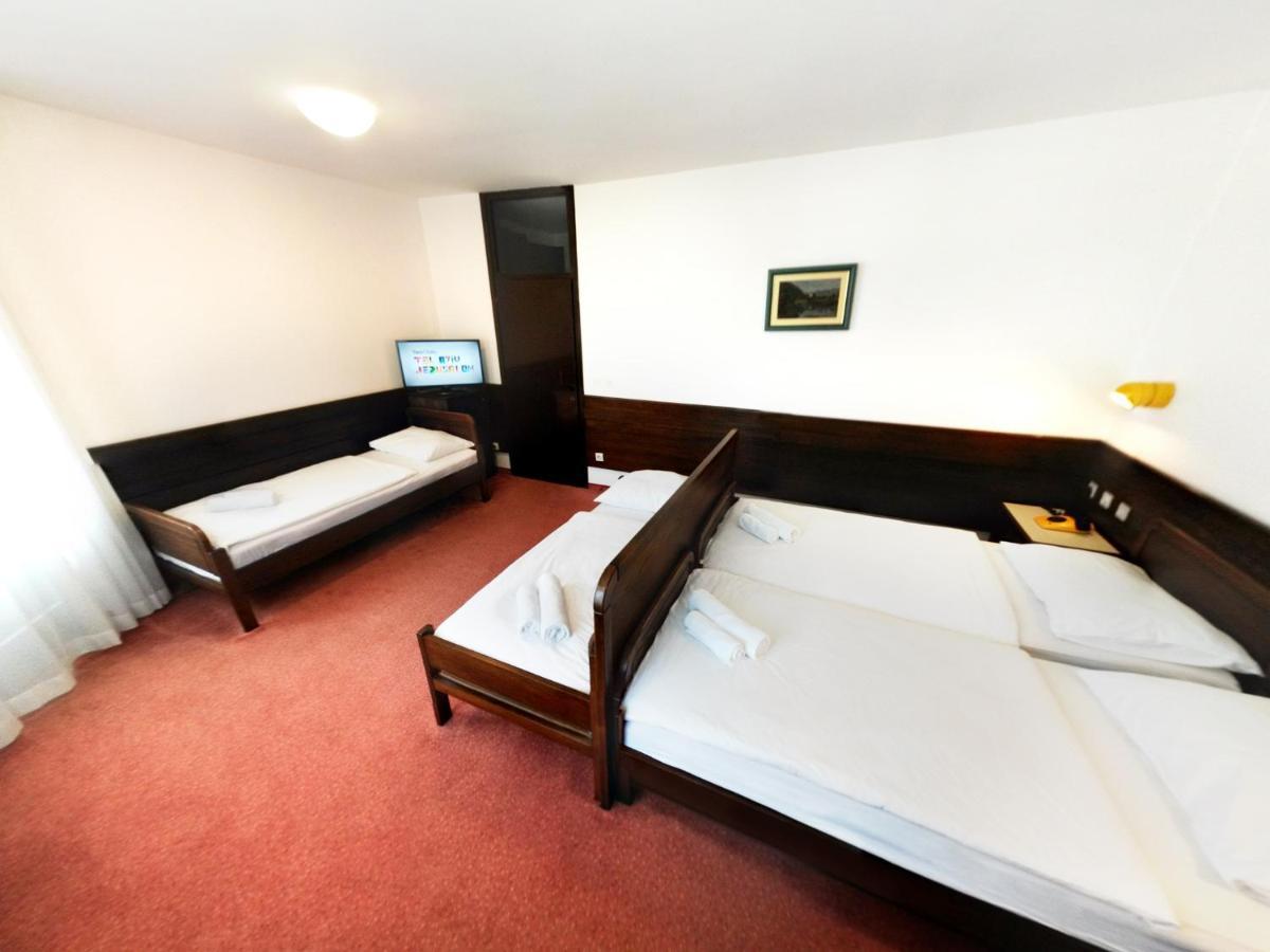 Hotel Lucija โมสต์ นา โซชิ ภายนอก รูปภาพ