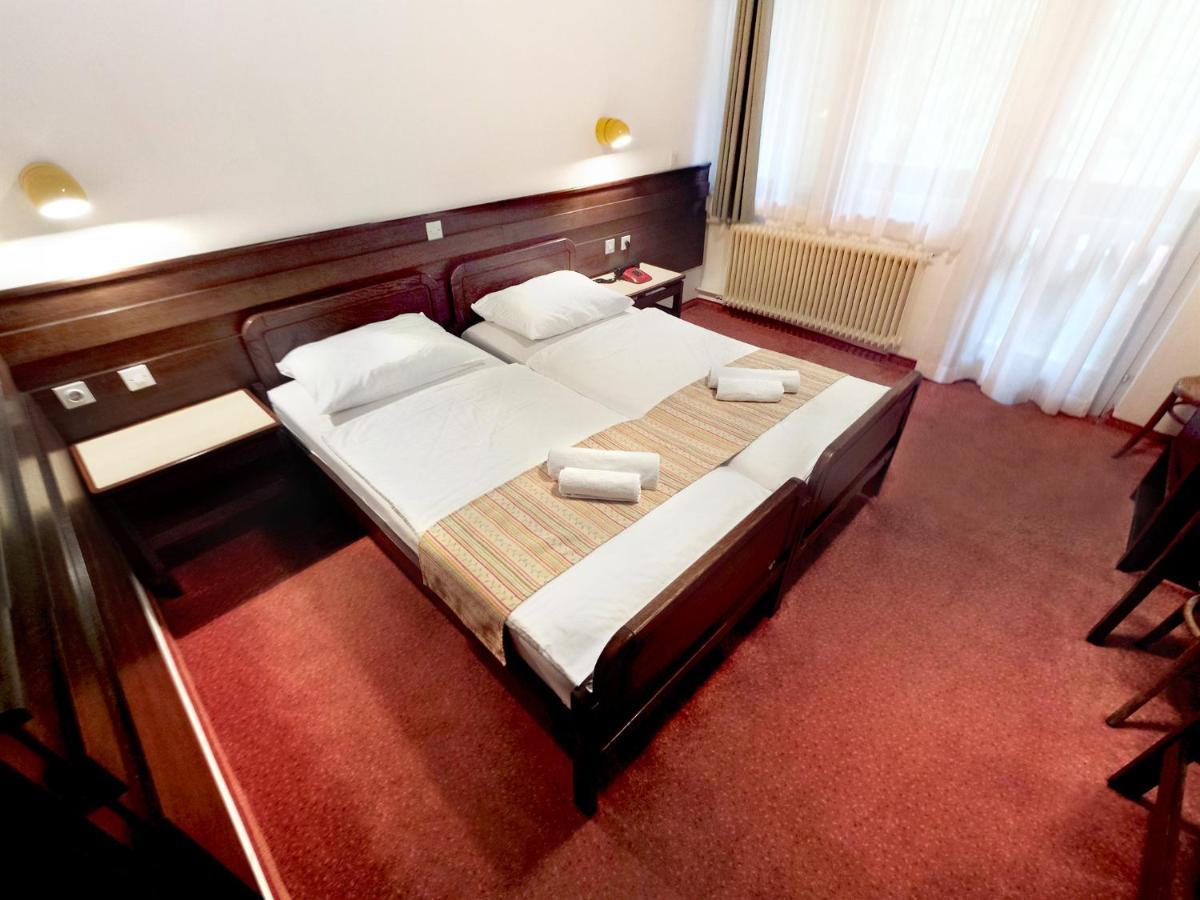 Hotel Lucija โมสต์ นา โซชิ ภายนอก รูปภาพ